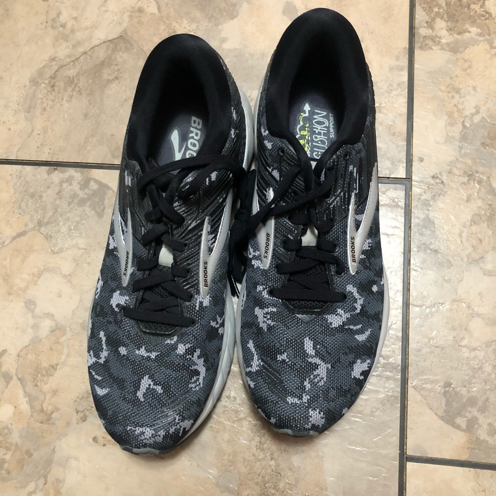 Women’s Brook Adrenaline Shoes